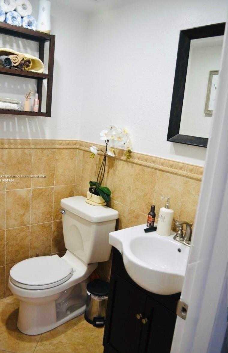Small Image of 9367 FONTAINEBLEAU BLVD #G225, Miami Number 16