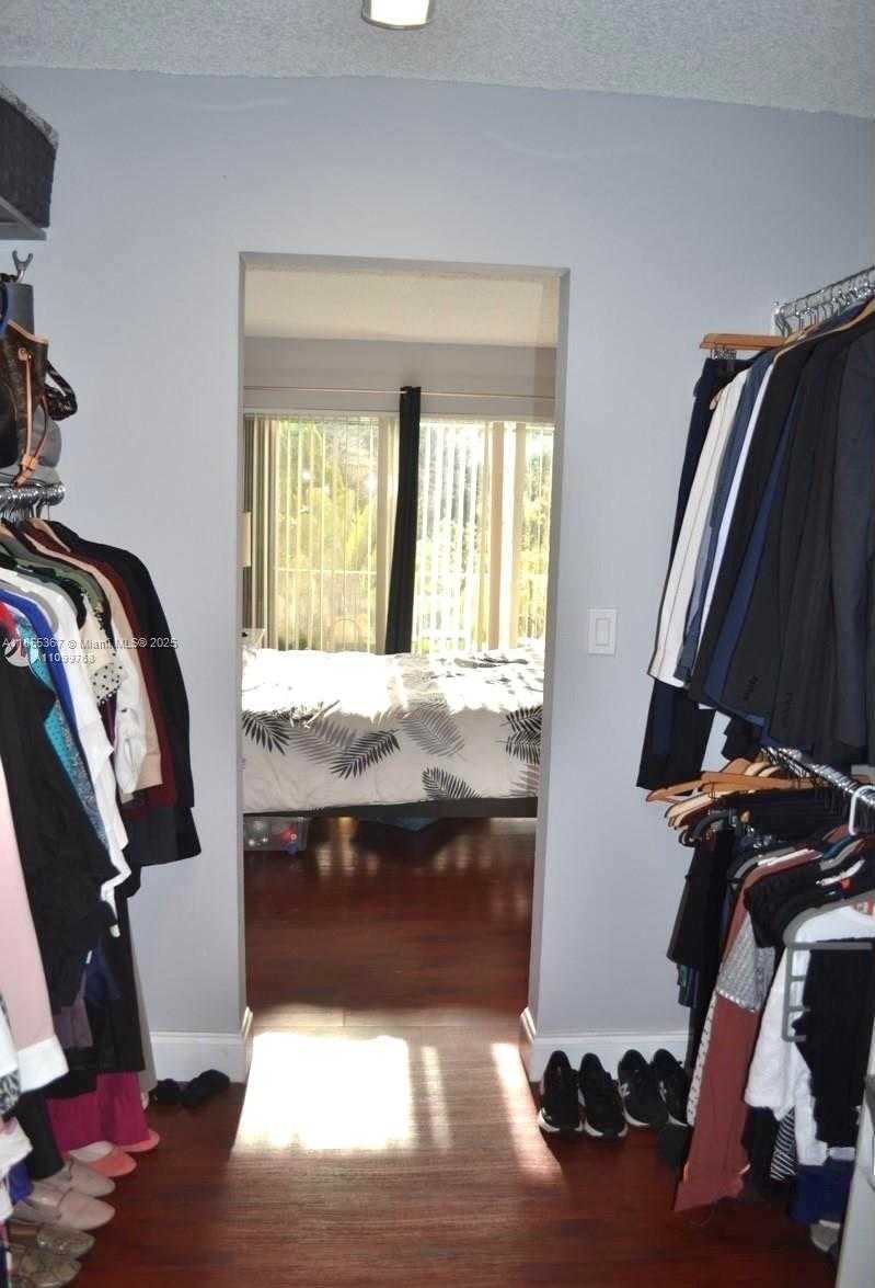 Small Image of 9367 FONTAINEBLEAU BLVD #G225, Miami Number 17