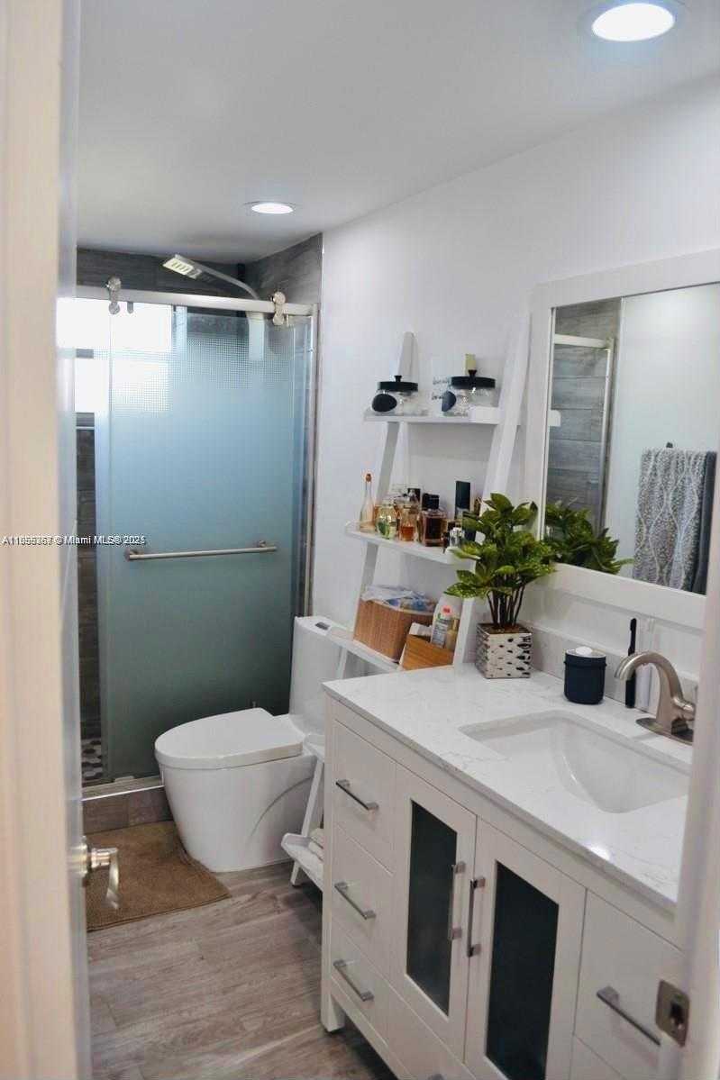Small Image of 9367 FONTAINEBLEAU BLVD #G225, Miami Number 19