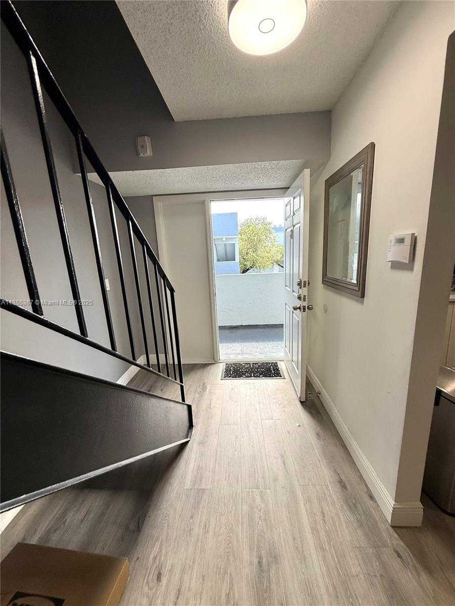 Small Image of 9367 FONTAINEBLEAU BLVD #G225, Miami Number 21