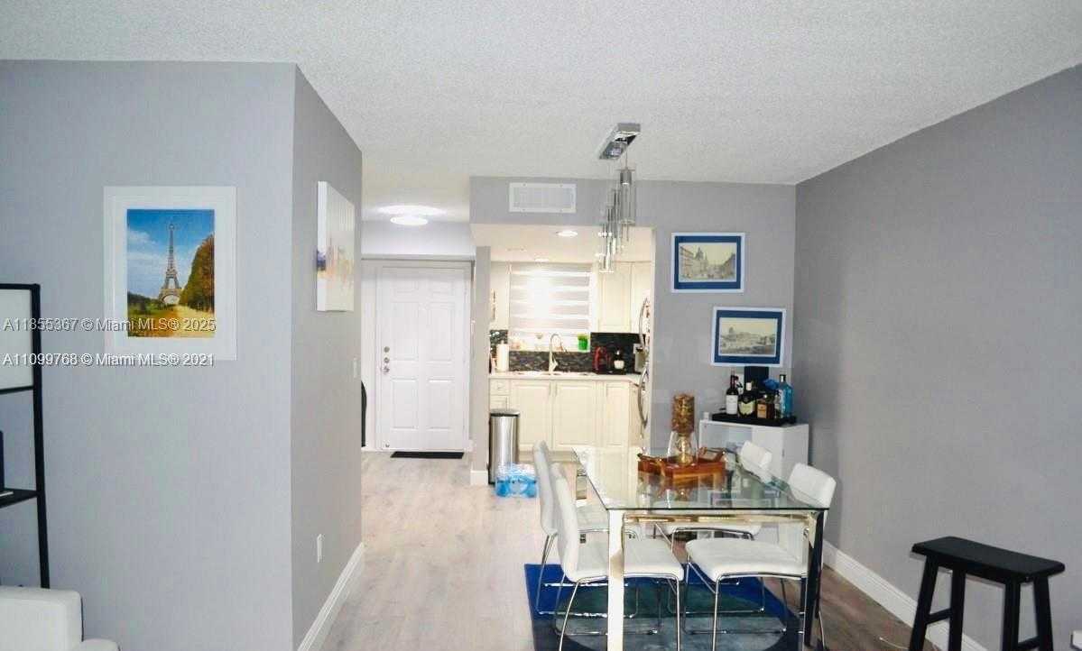 Small Image of 9367 FONTAINEBLEAU BLVD #G225, Miami Number 3