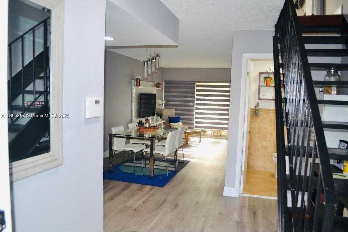 Small Image of 9367 FONTAINEBLEAU BLVD #G225, Miami Number 8