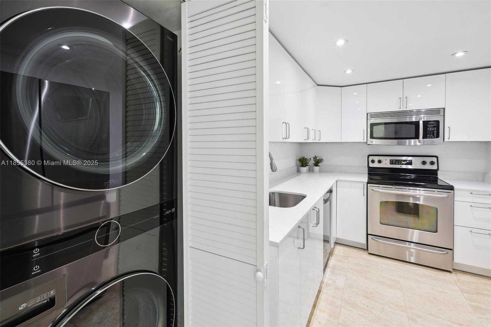 Small Image of 200 SOUTH EAST 15TH RD #4B, Miami Number 11