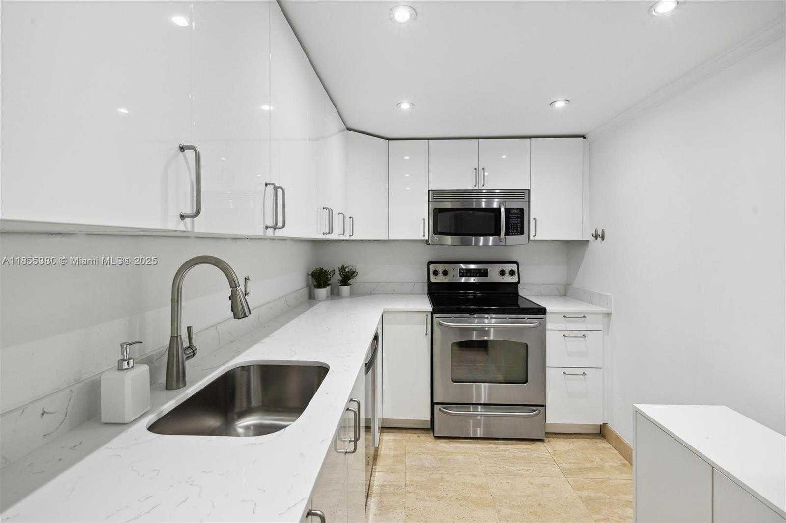 Small Image of 200 SOUTH EAST 15TH RD #4B, Miami Number 9