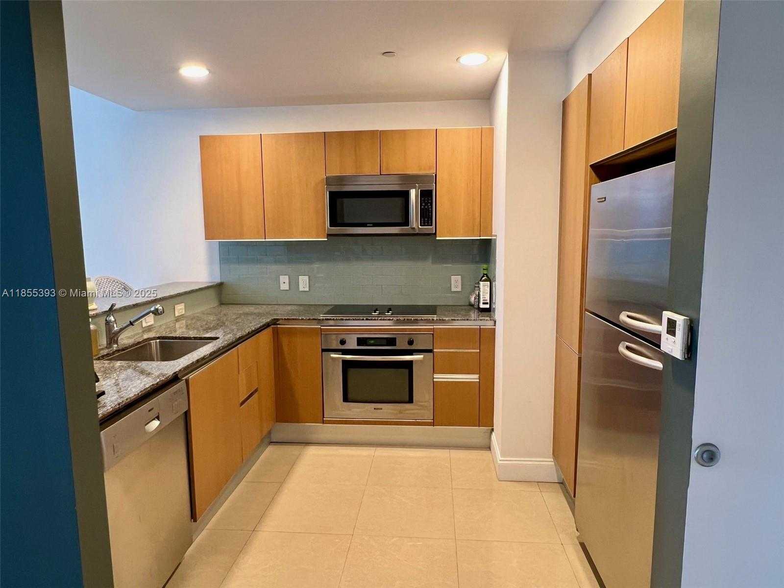 Small Image of 1060 BRICKELL AVE #1909, Miami Number 3