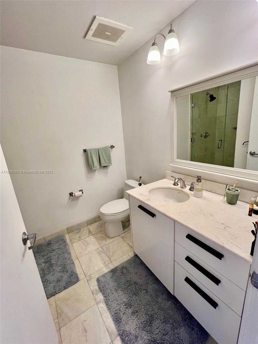 Small Image of 1060 BRICKELL AVE #1909, Miami Number 7