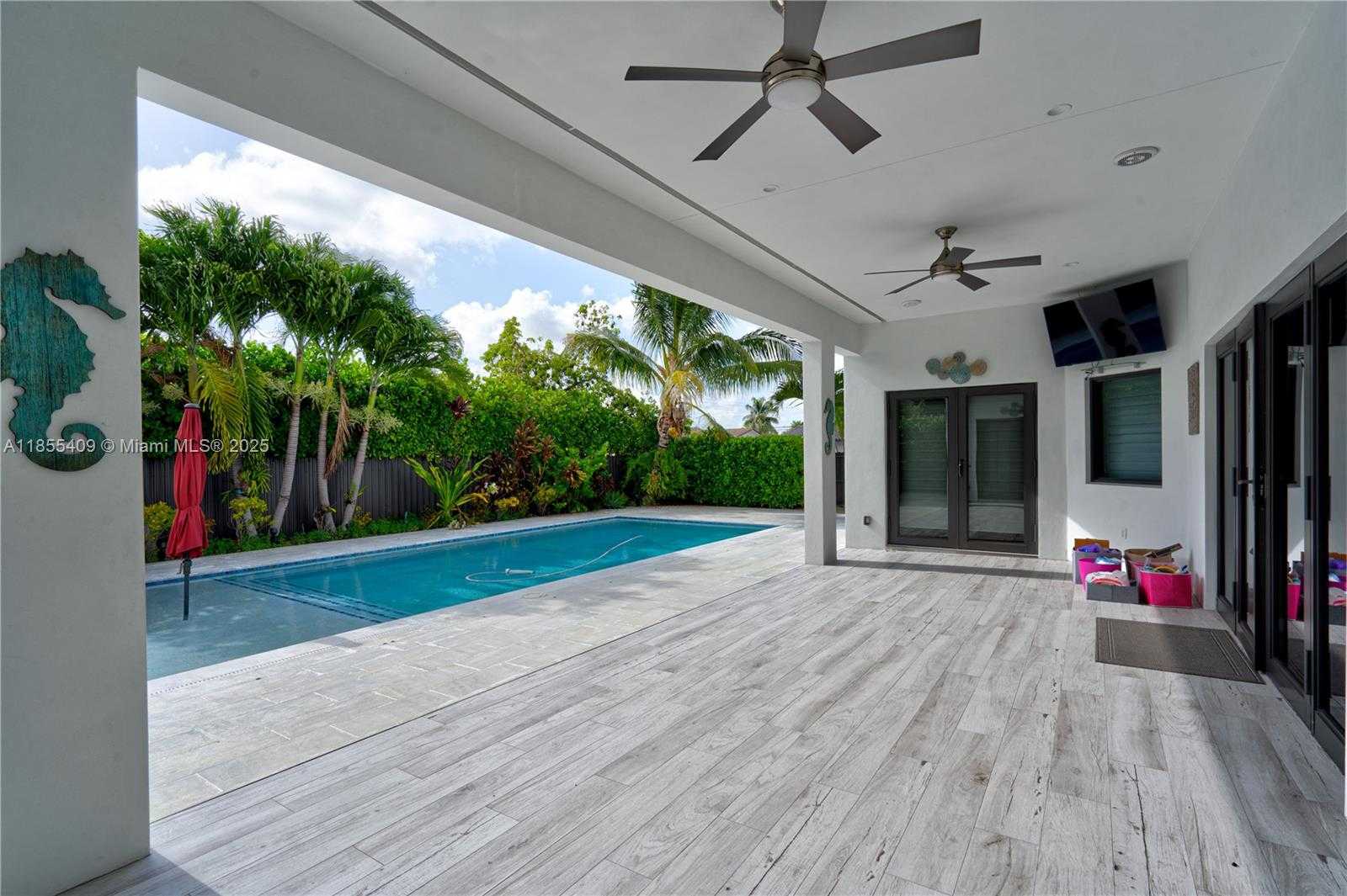 Small Image of 2521 SOUTH WEST 105TH AVE, Miami Number 11