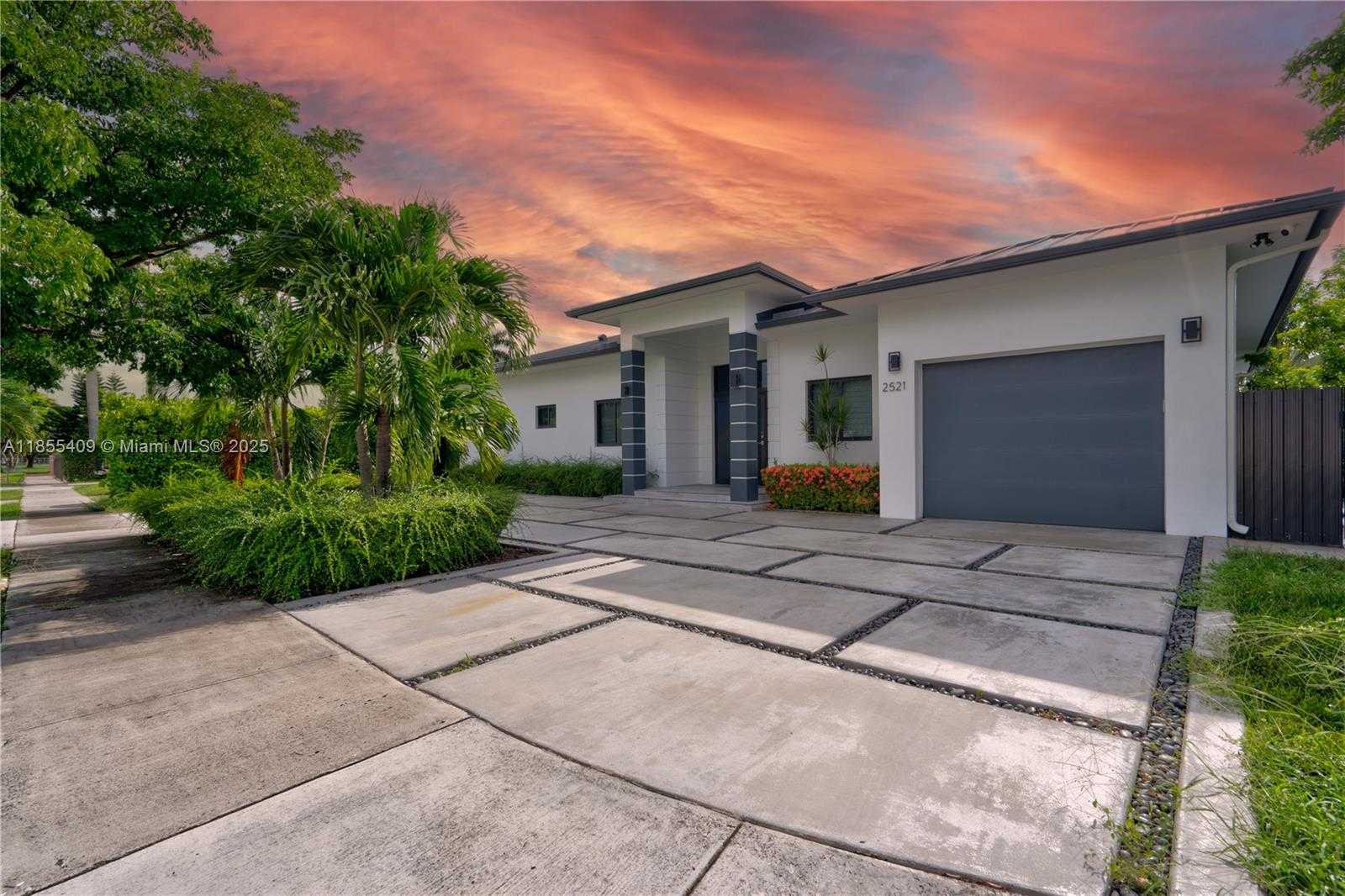 Small Image of 2521 SOUTH WEST 105TH AVE, Miami Number 19