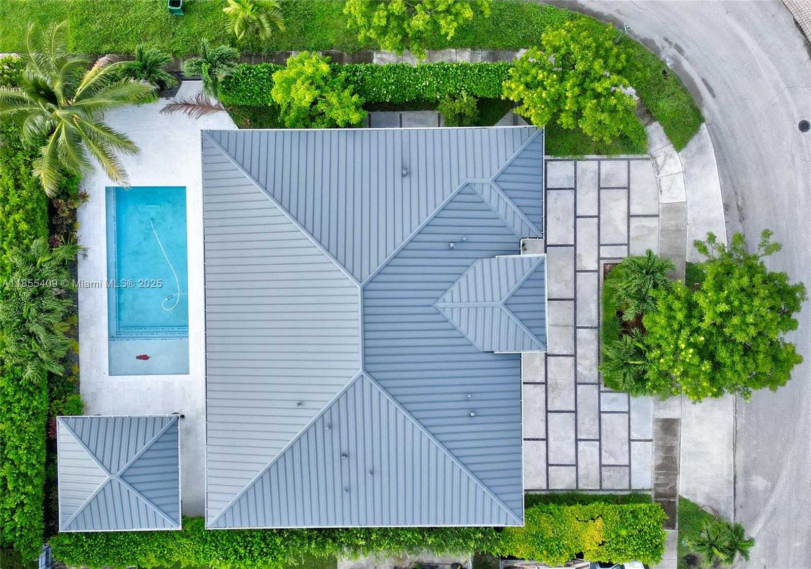 Small Image of 2521 SOUTH WEST 105TH AVE, Miami Number 23