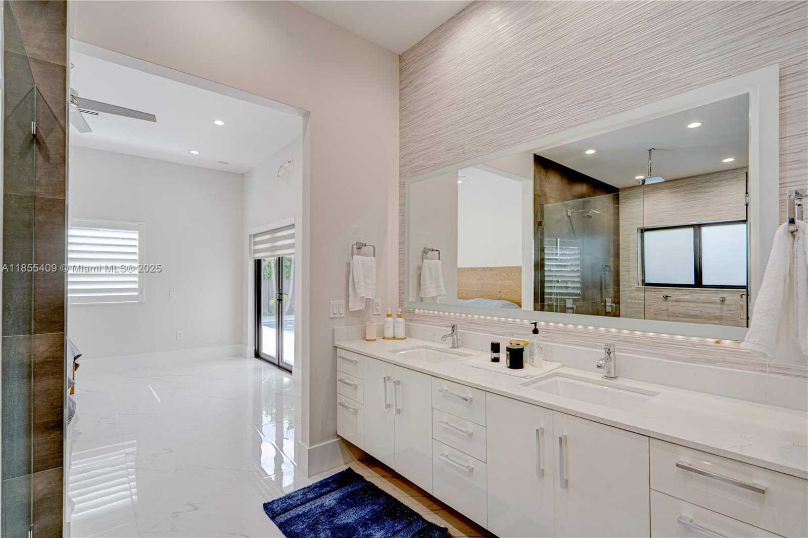 Small Image of 2521 SOUTH WEST 105TH AVE, Miami Number 27
