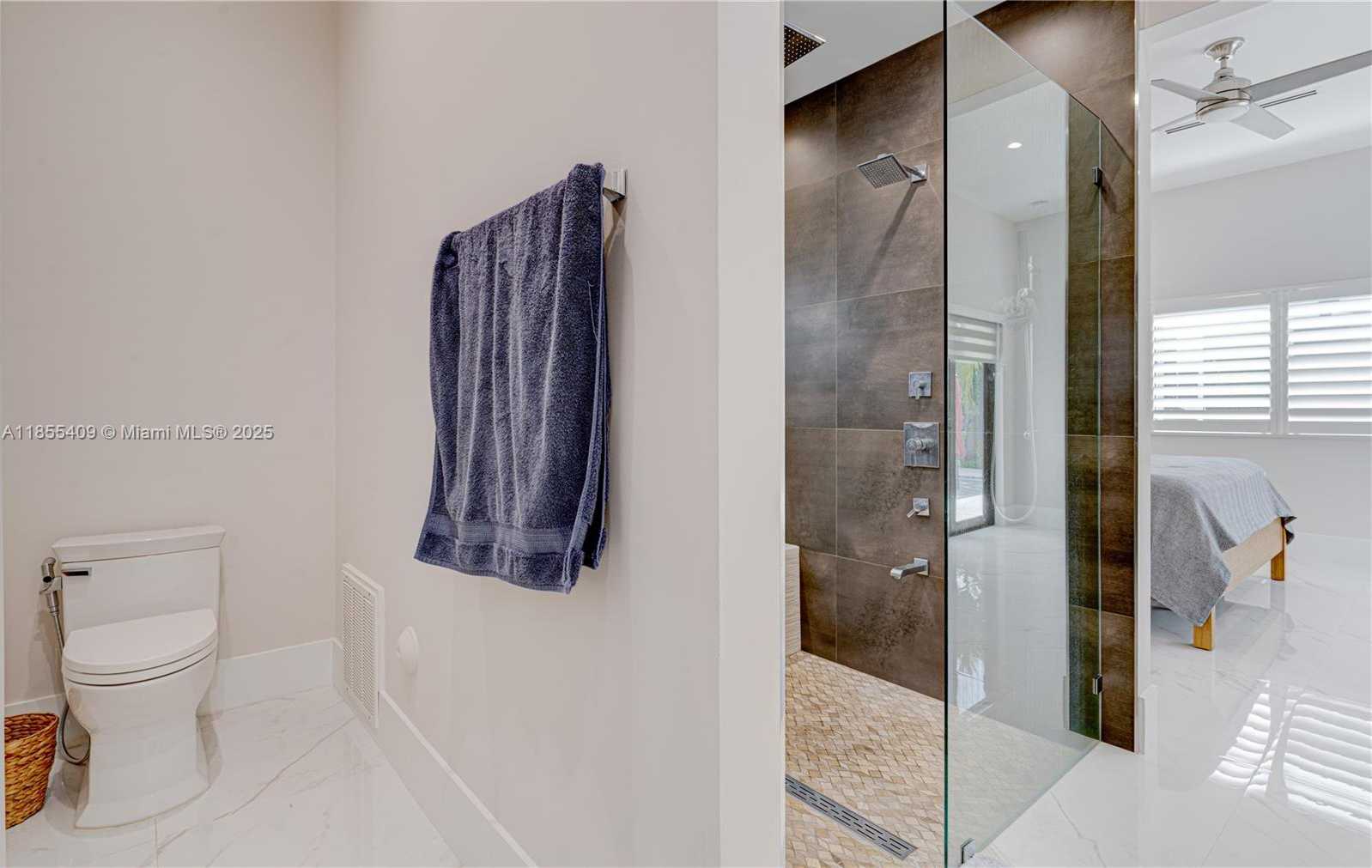 Small Image of 2521 SOUTH WEST 105TH AVE, Miami Number 28