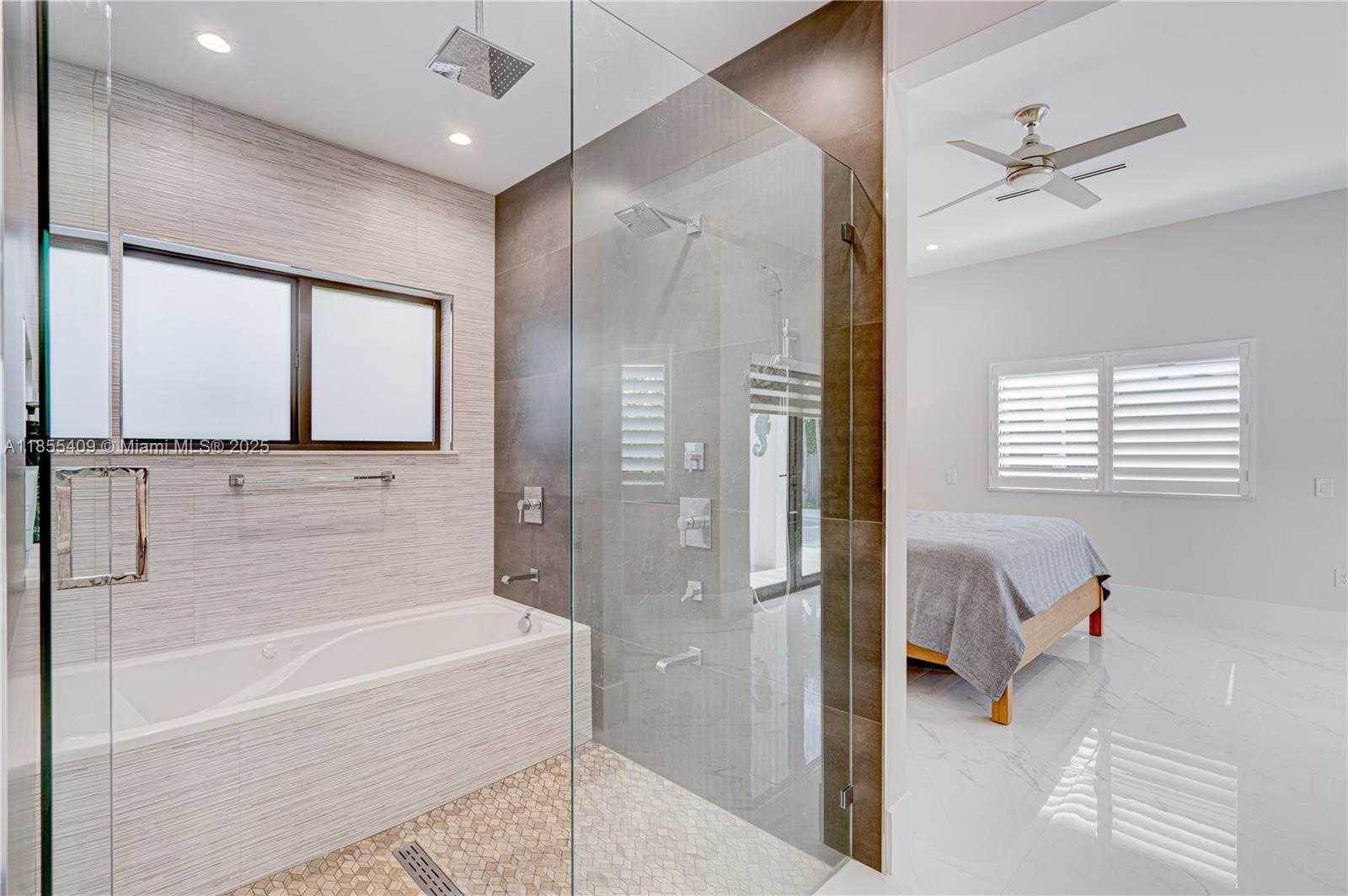 Small Image of 2521 SOUTH WEST 105TH AVE, Miami Number 31