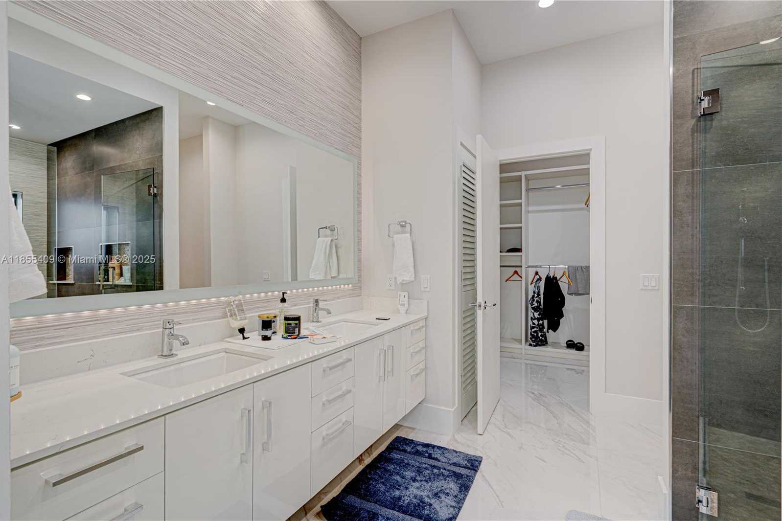 Small Image of 2521 SOUTH WEST 105TH AVE, Miami Number 33