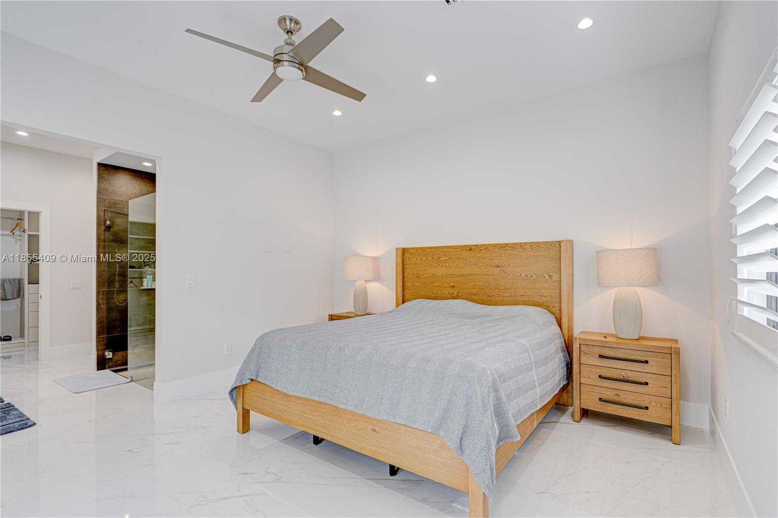 Small Image of 2521 SOUTH WEST 105TH AVE, Miami Number 36