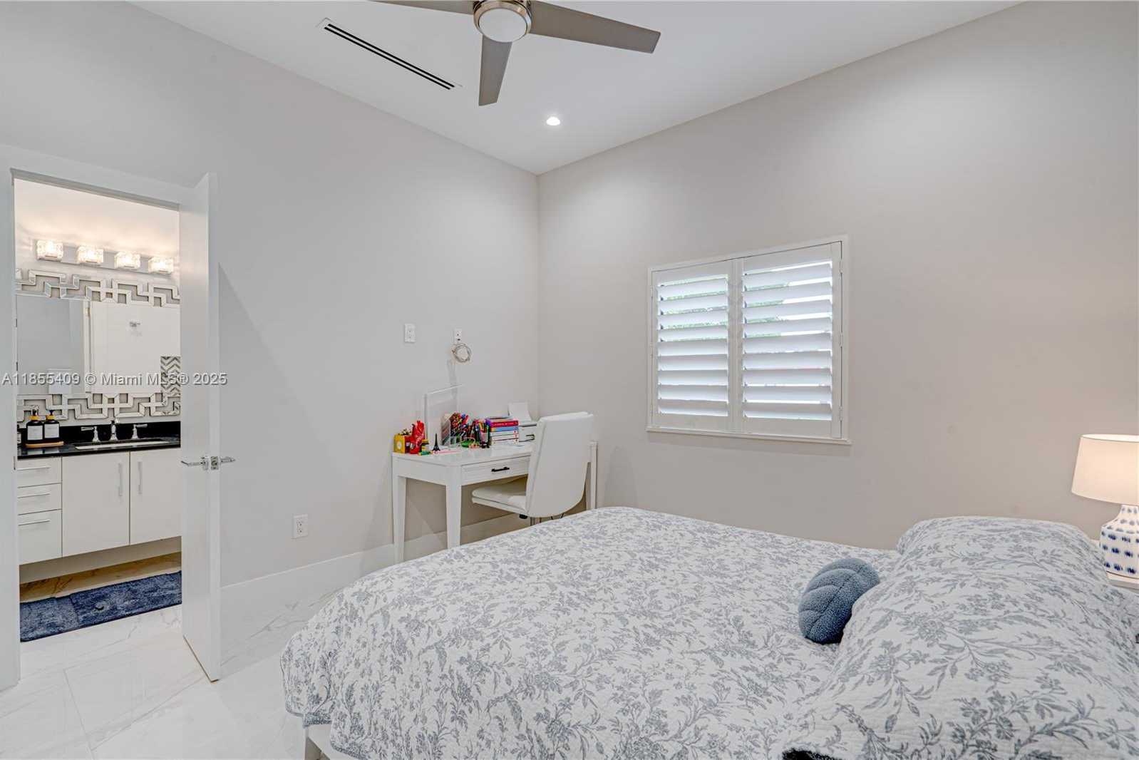 Small Image of 2521 SOUTH WEST 105TH AVE, Miami Number 39