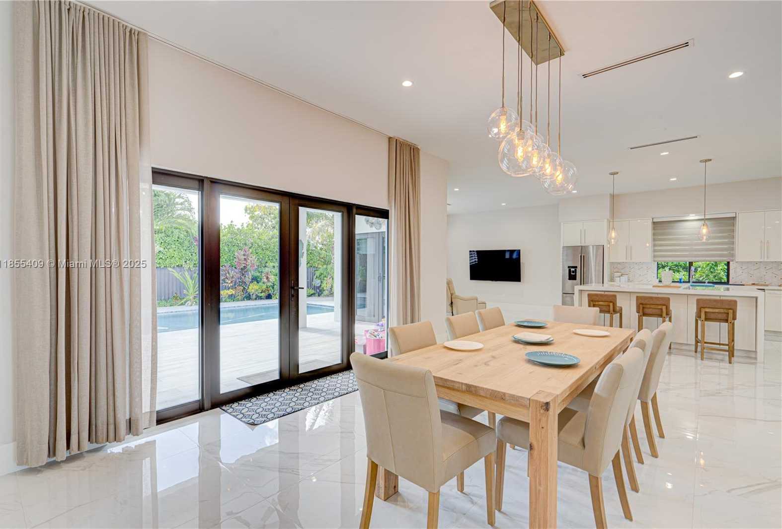 Small Image of 2521 SOUTH WEST 105TH AVE, Miami Number 4
