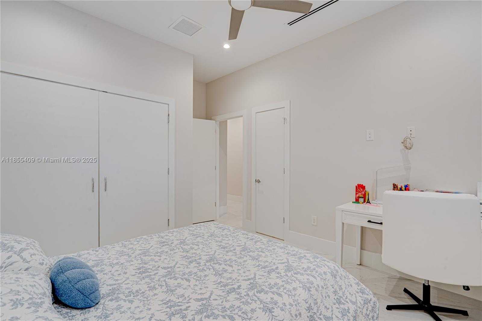 Small Image of 2521 SOUTH WEST 105TH AVE, Miami Number 40