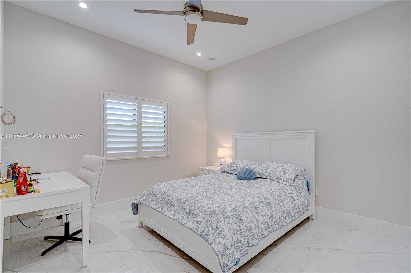 Small Image of 2521 SOUTH WEST 105TH AVE, Miami Number 41