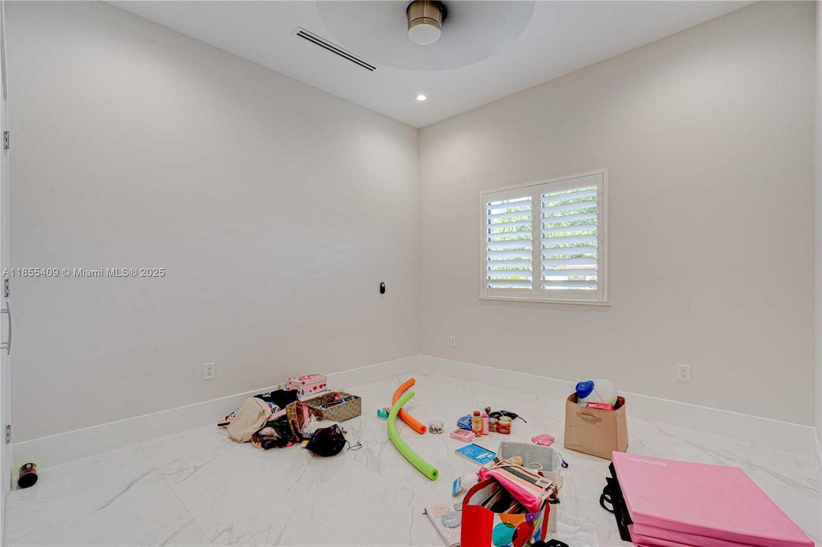 Small Image of 2521 SOUTH WEST 105TH AVE, Miami Number 45