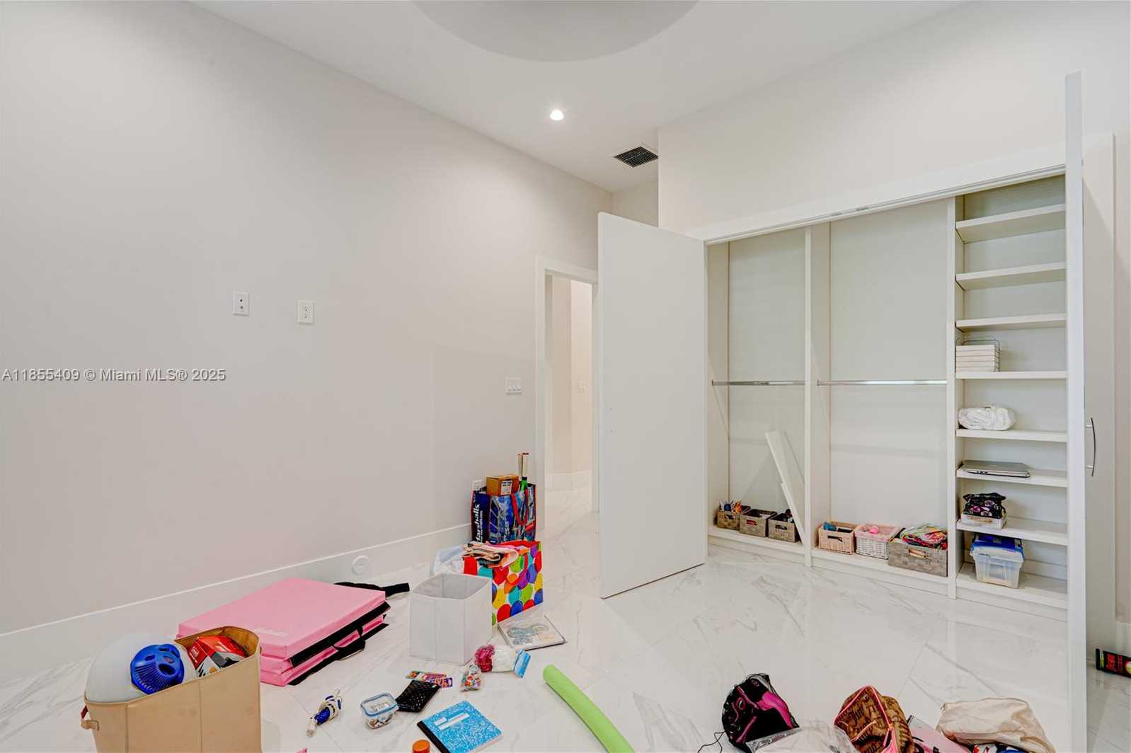Small Image of 2521 SOUTH WEST 105TH AVE, Miami Number 47