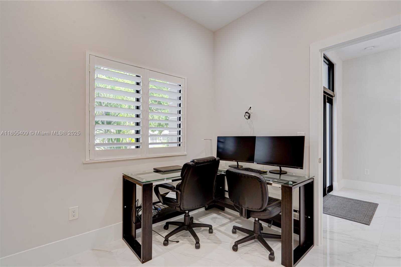Small Image of 2521 SOUTH WEST 105TH AVE, Miami Number 48