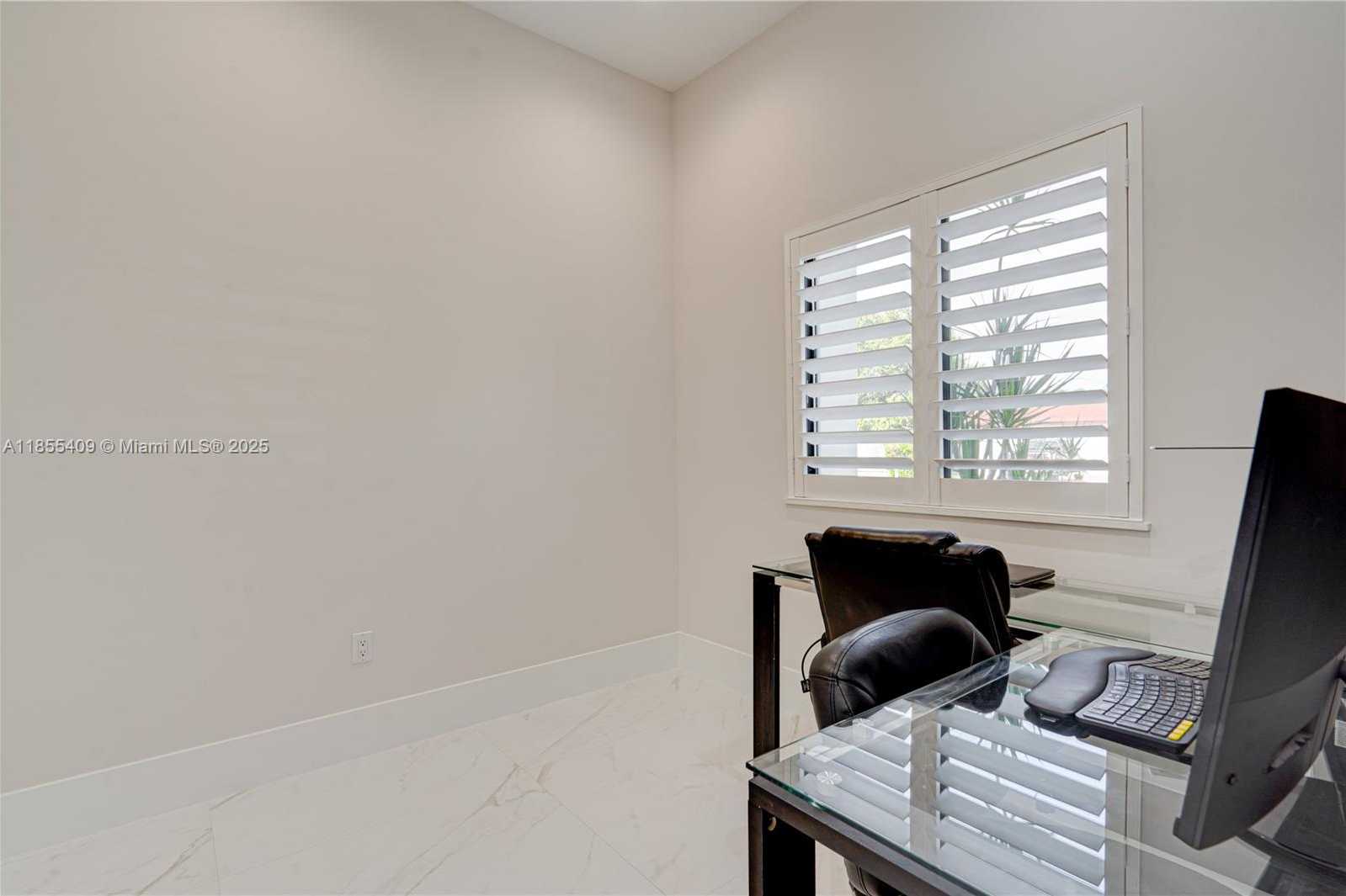 Small Image of 2521 SOUTH WEST 105TH AVE, Miami Number 49