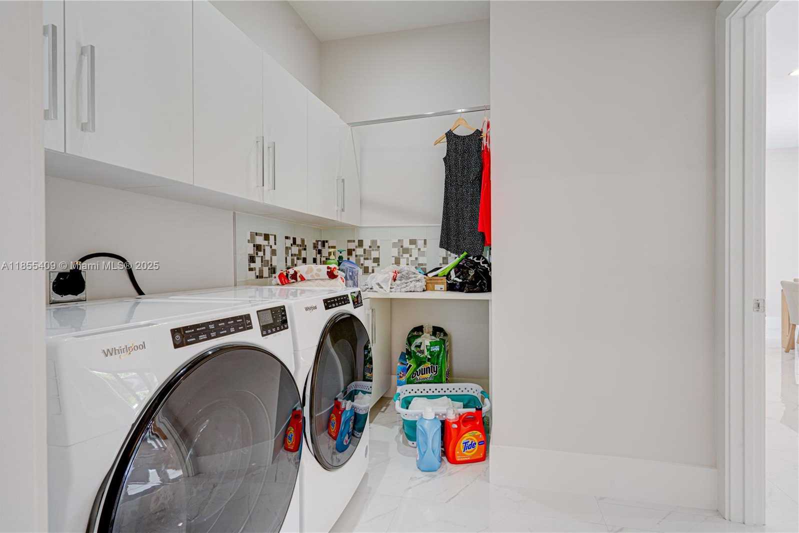 Small Image of 2521 SOUTH WEST 105TH AVE, Miami Number 54