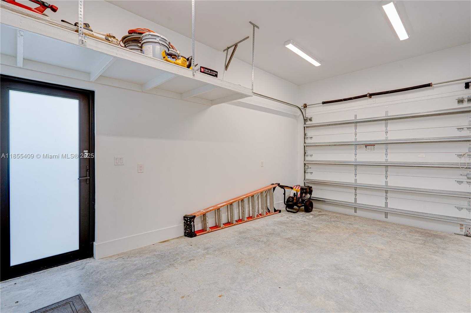 Small Image of 2521 SOUTH WEST 105TH AVE, Miami Number 55