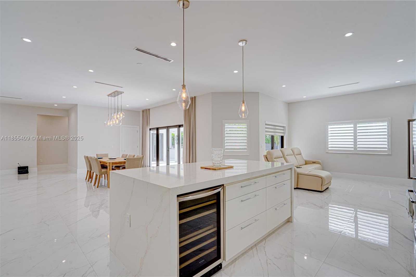 Small Image of 2521 SOUTH WEST 105TH AVE, Miami Number 8