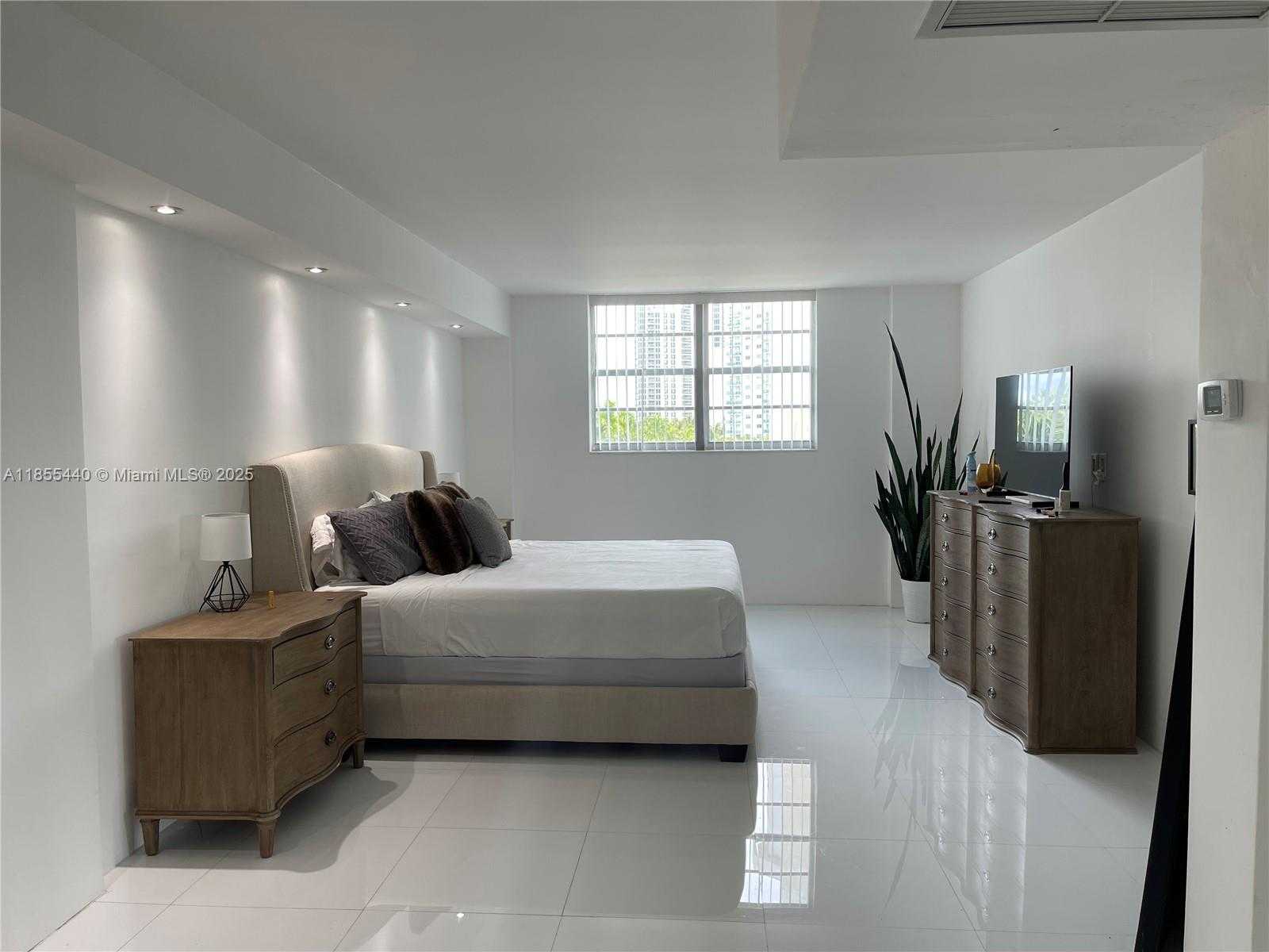 Small Image of 19390 COLLINS AVE #426, Sunny Isles Beach Number 22