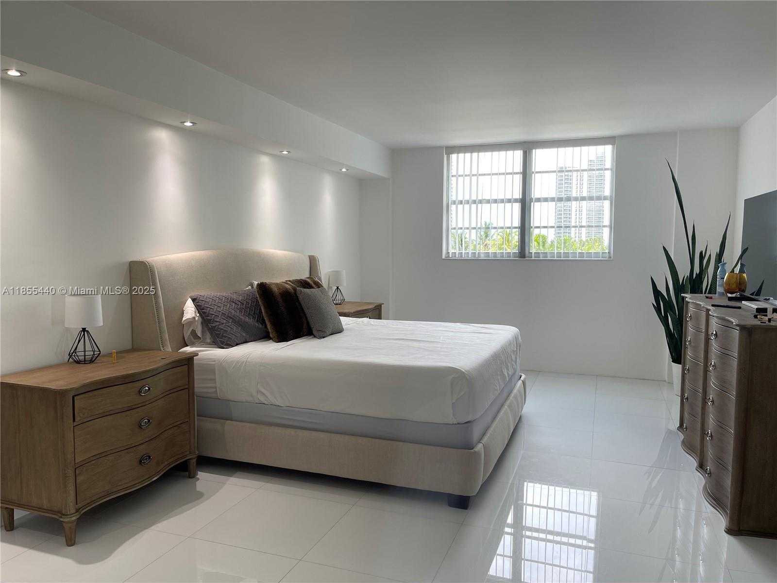 Small Image of 19390 COLLINS AVE #426, Sunny Isles Beach Number 28