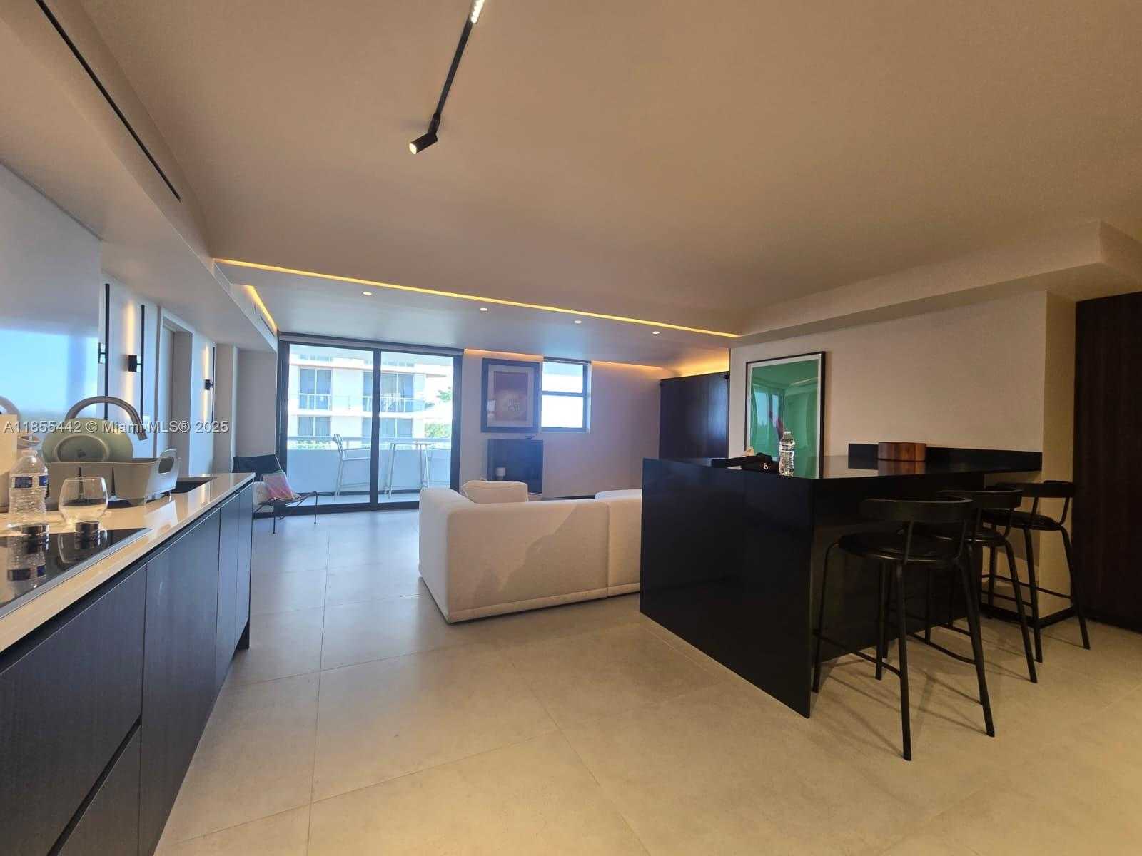 Small Image of 6820 INDIAN CREEK DR #6C, Miami Beach Number 4