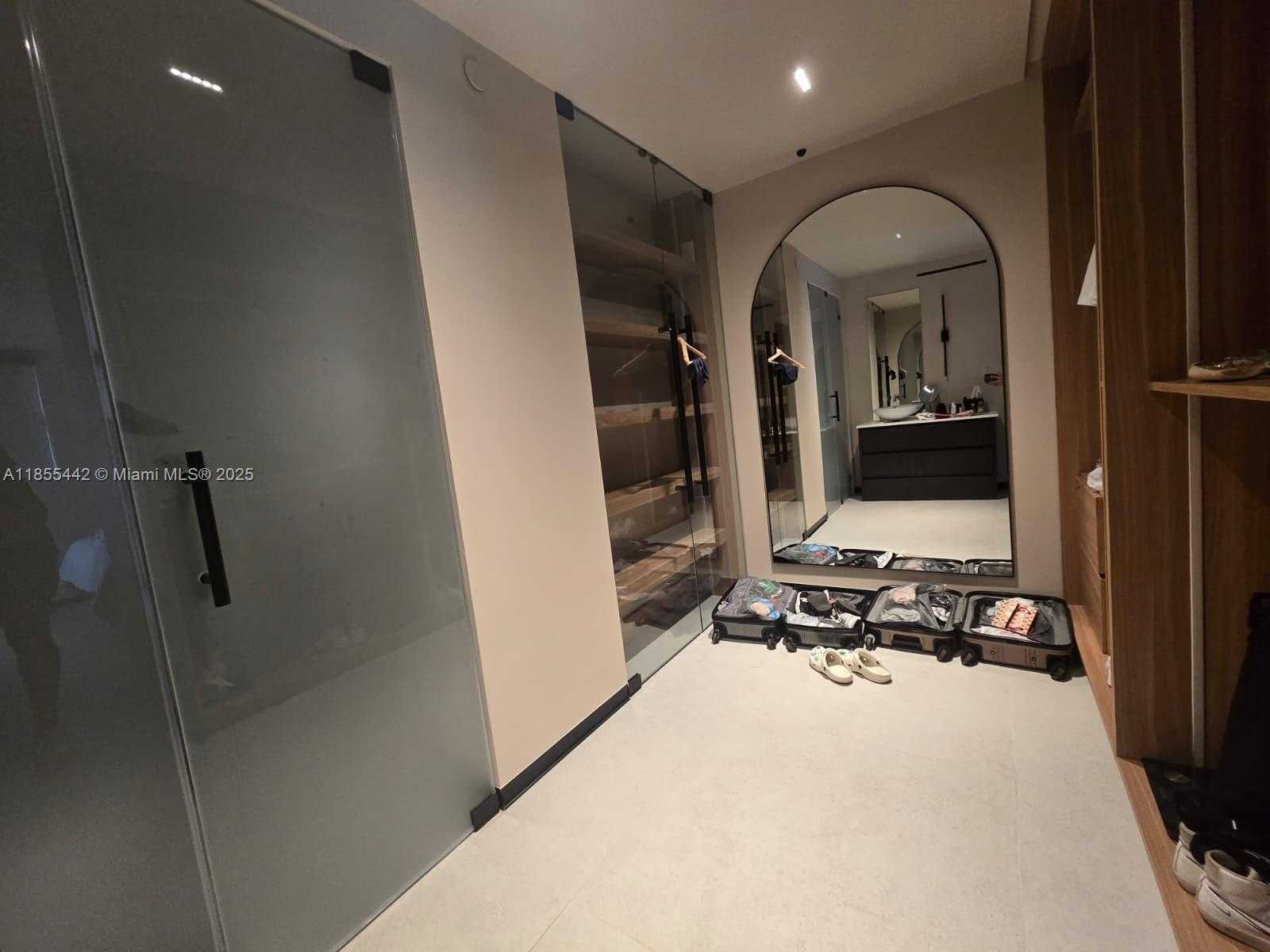 Small Image of 6820 INDIAN CREEK DR #6C, Miami Beach Number 6