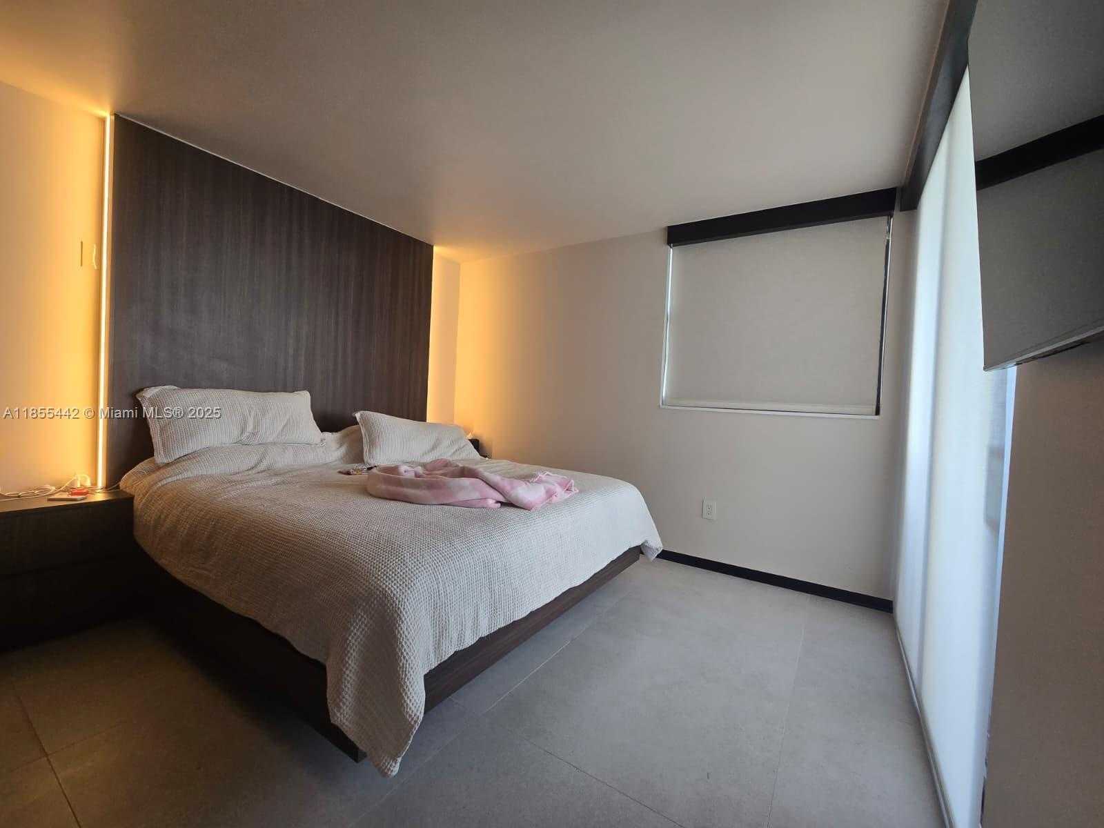 Small Image of 6820 INDIAN CREEK DR #6C, Miami Beach Number 7