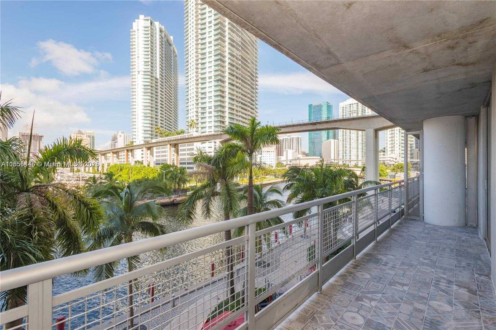 Small Image of 690 SOUTH WEST 1ST CT #405, Miami Number 2