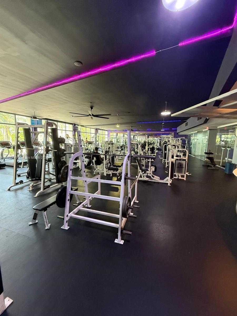 Small Image of 1000 WEST AVE #306, Miami Beach Number 16