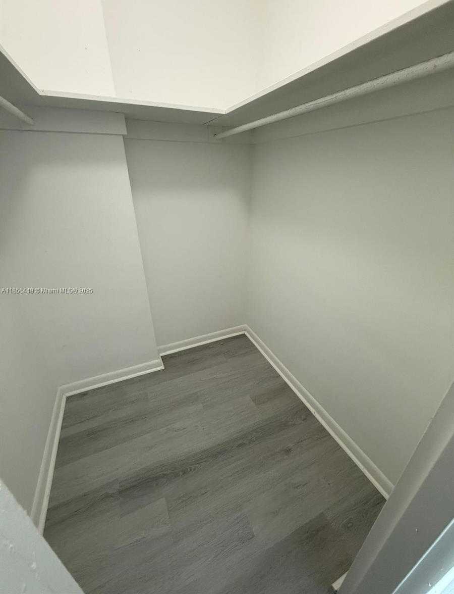 Small Image of 1000 WEST AVE #306, Miami Beach Number 8
