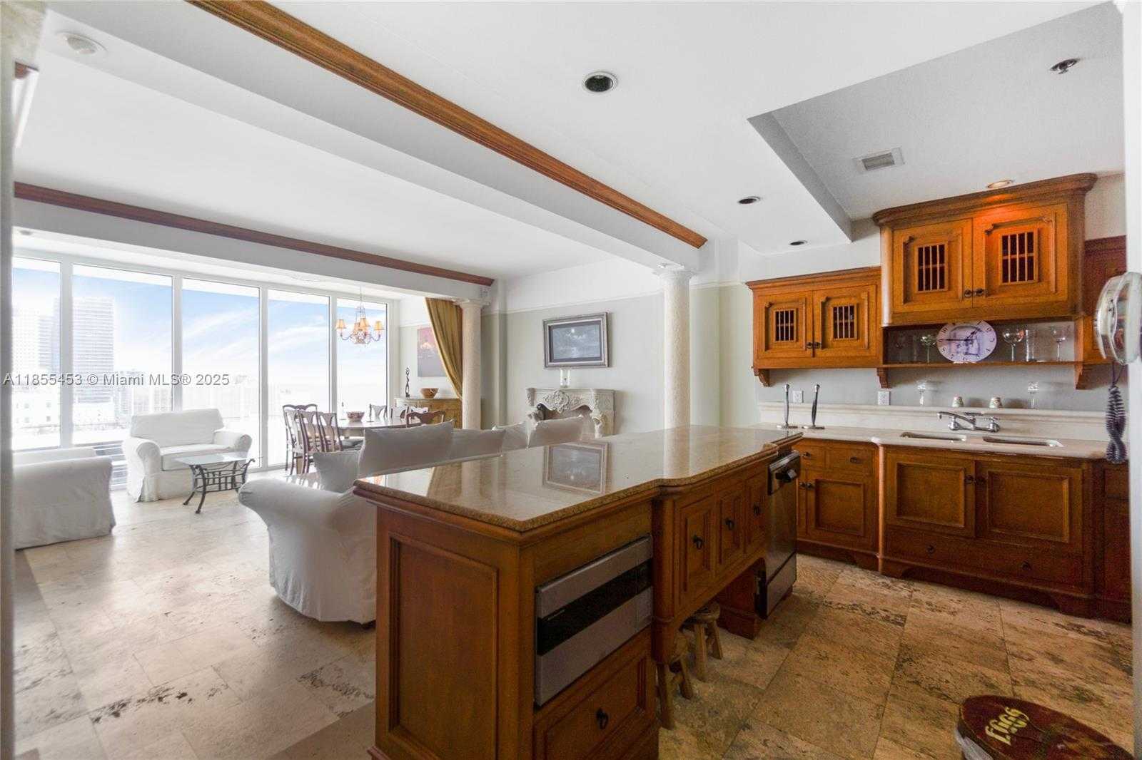 Small Image of 100 LINCOLN RD #PH8, Miami Beach Number 13