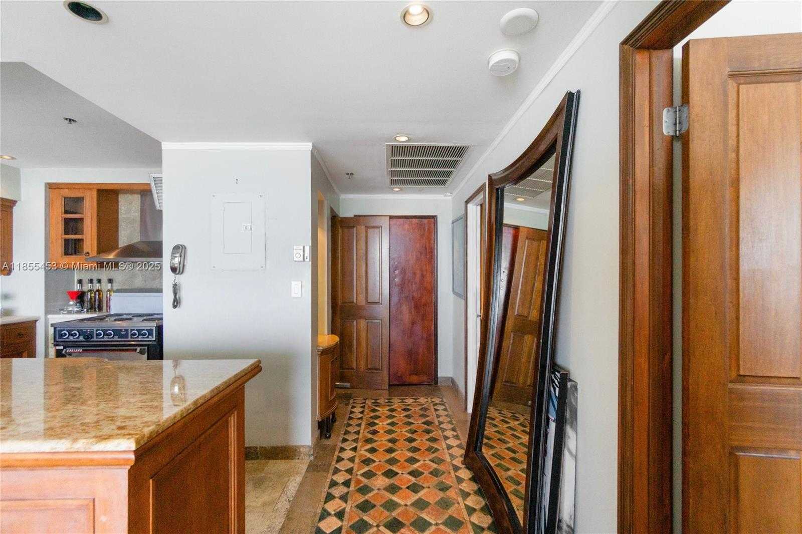 Small Image of 100 LINCOLN RD #PH8, Miami Beach Number 15
