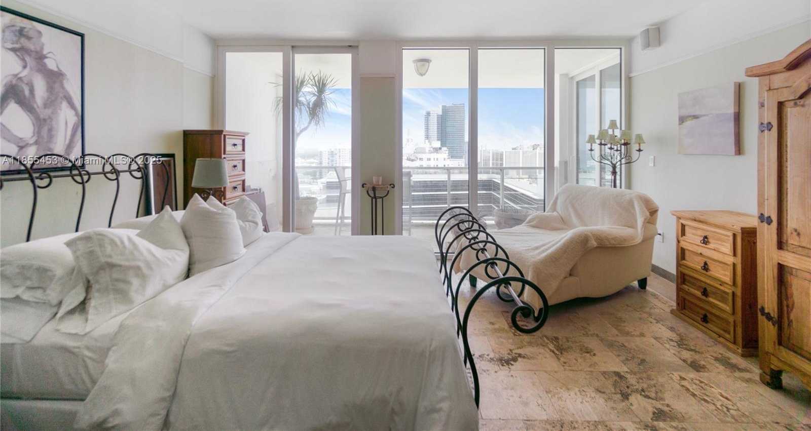 Small Image of 100 LINCOLN RD #PH8, Miami Beach Number 17