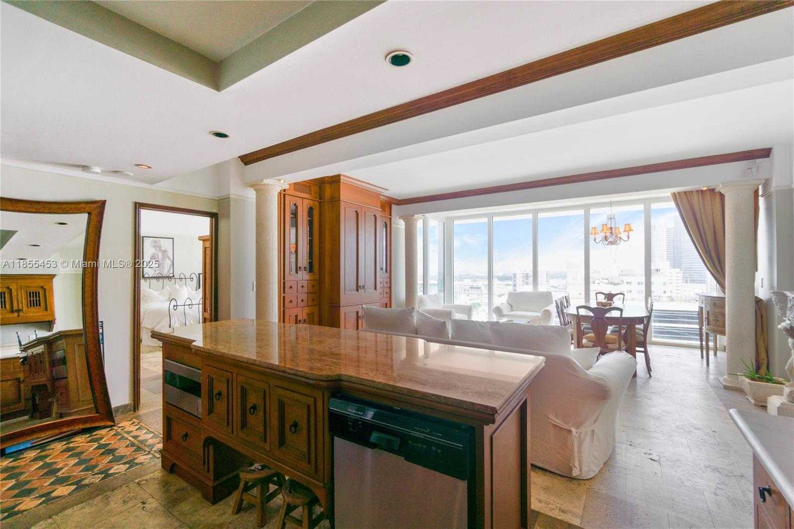 Small Image of 100 LINCOLN RD #PH8, Miami Beach Number 5