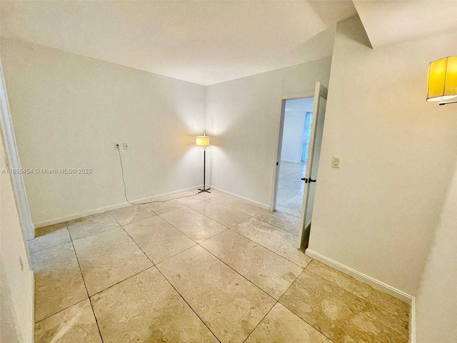 Small Image of 50 BISCAYNE BLVD #814, Miami Number 10