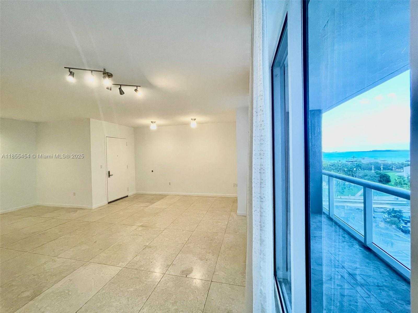 Small Image of 50 BISCAYNE BLVD #814, Miami Number 2