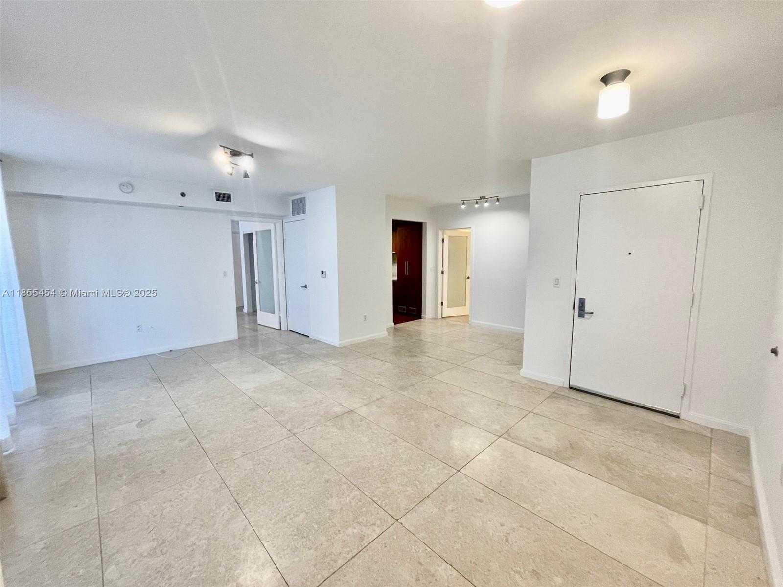 Small Image of 50 BISCAYNE BLVD #814, Miami Number 3