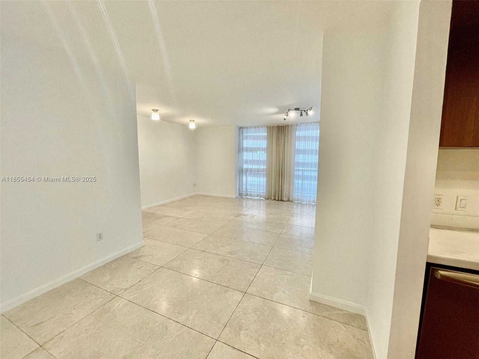 Small Image of 50 BISCAYNE BLVD #814, Miami Number 4