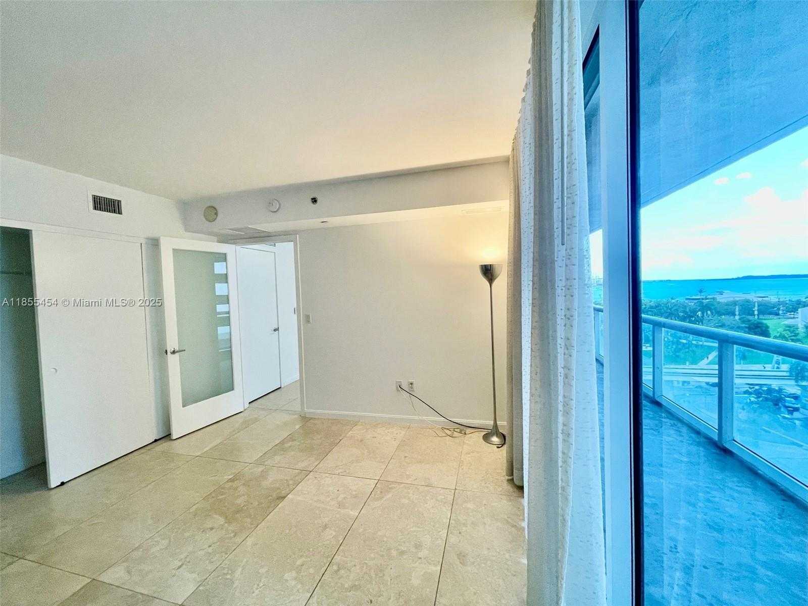 Small Image of 50 BISCAYNE BLVD #814, Miami Number 7