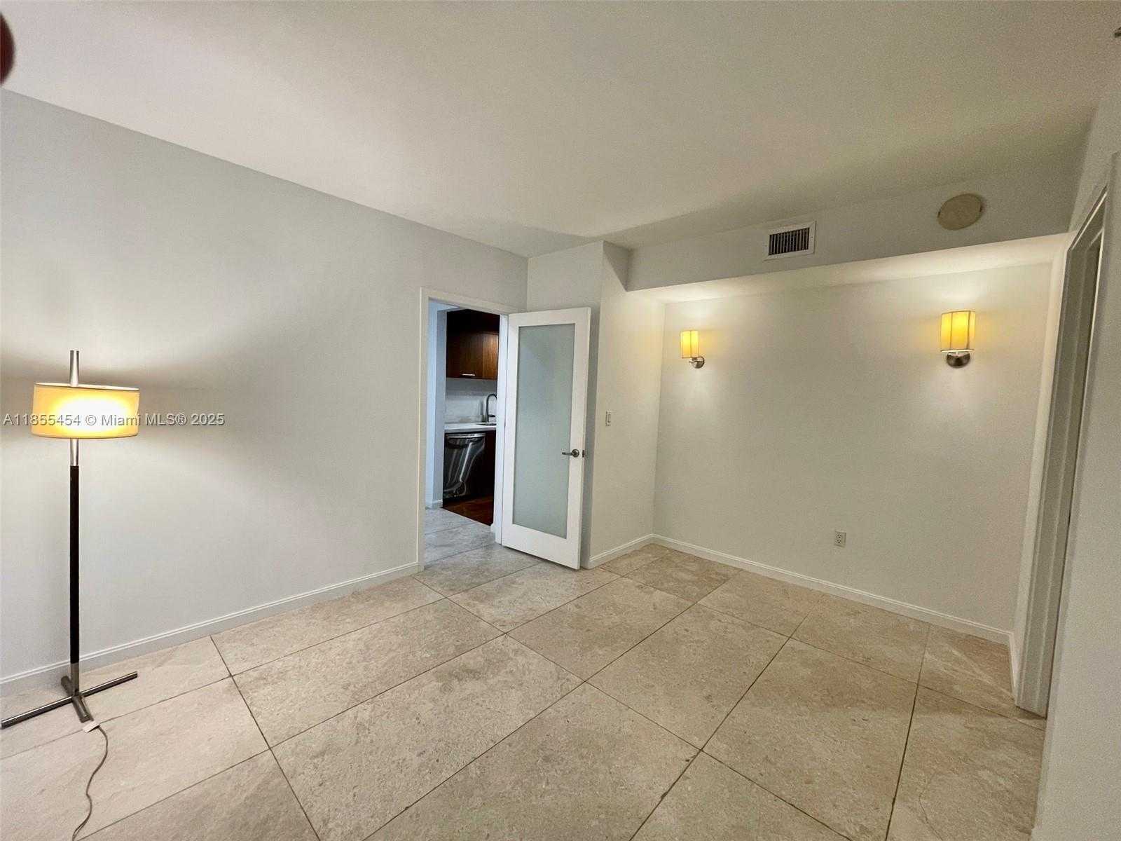 Small Image of 50 BISCAYNE BLVD #814, Miami Number 9
