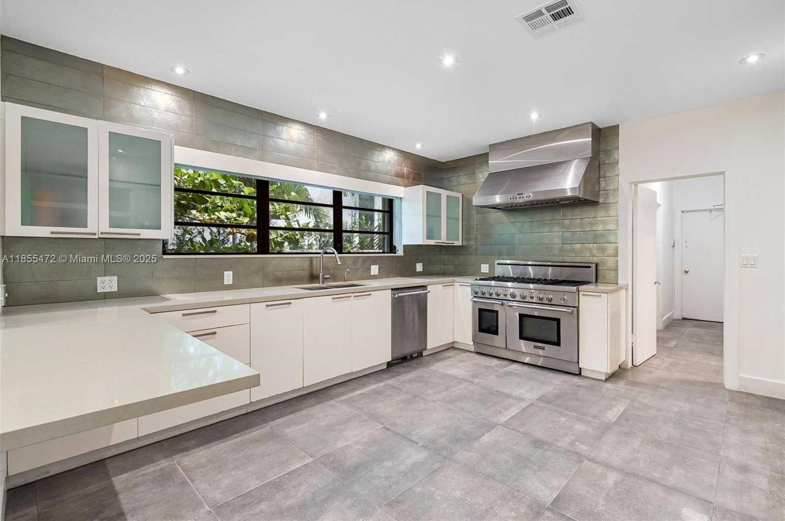 Small Image of 9250 BAY DR, Surfside Number 16