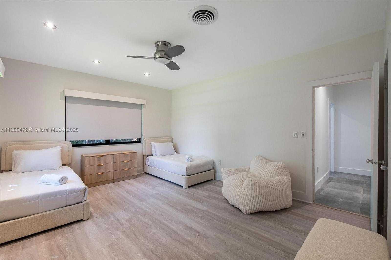 Small Image of 9250 BAY DR, Surfside Number 17