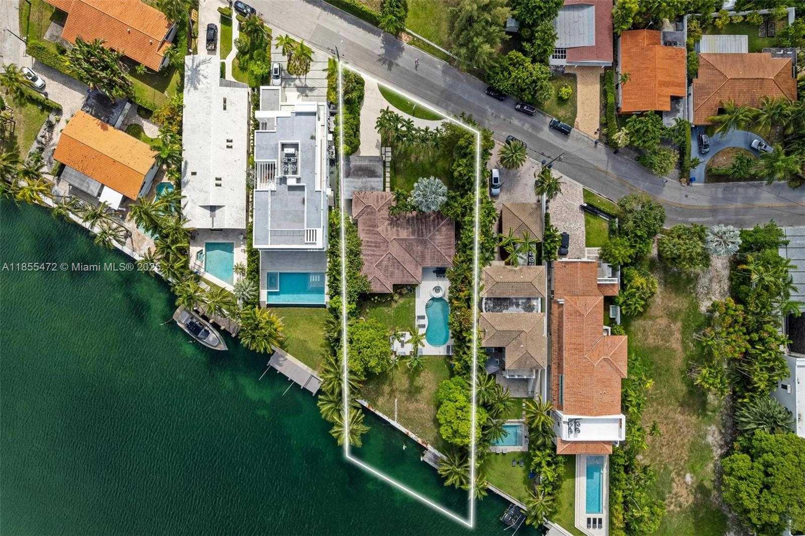 Small Image of 9250 BAY DR, Surfside Number 2
